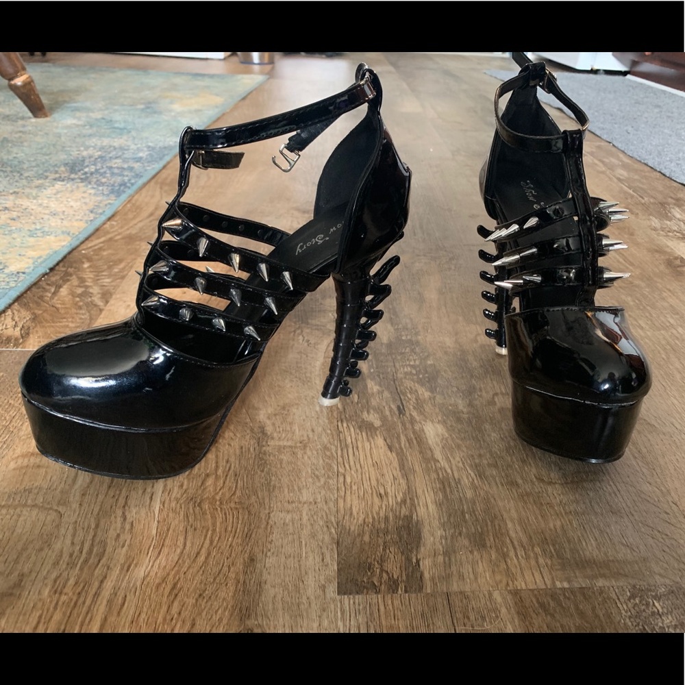 Black Spiky Spine Heels by Show Story